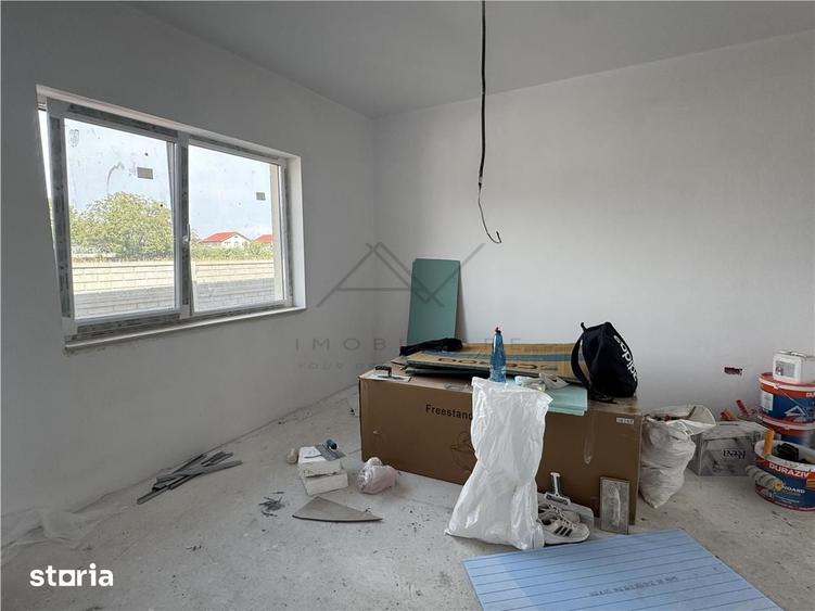 Casă cu 4 camere cu Teren 450 Mp în Domnești