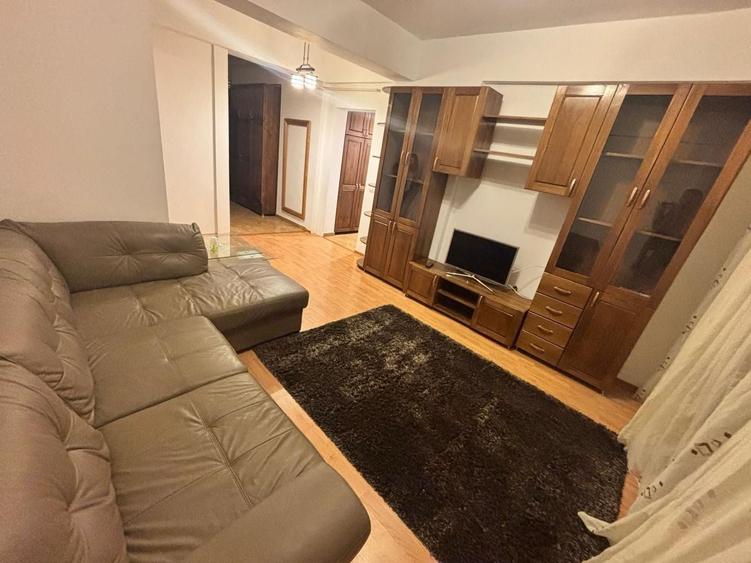 Apartament cu 2 camere decomandat, mobilat în Central