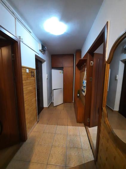 Apartament cu 3 camere decomandat în Tudor