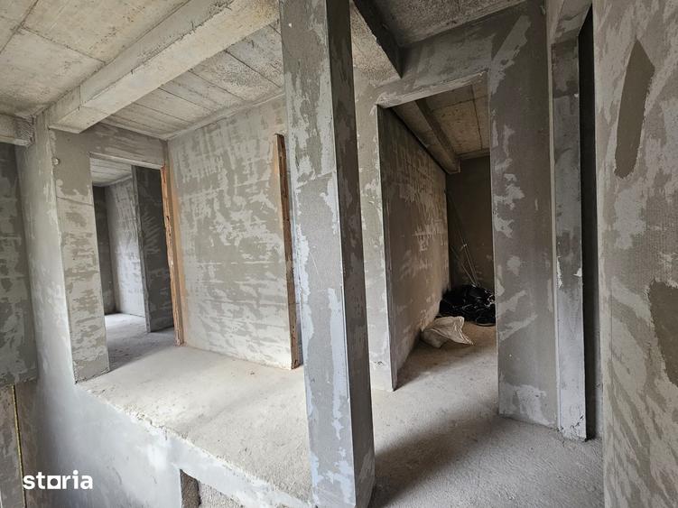 Casă cu 4 camere cu Teren 345 Mp în Borhanci