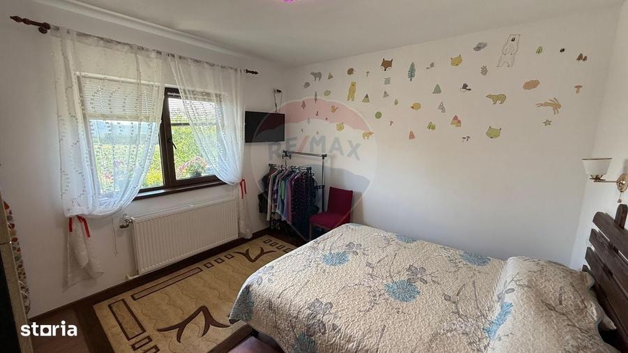 Casă cu 3 camere în Mărăști