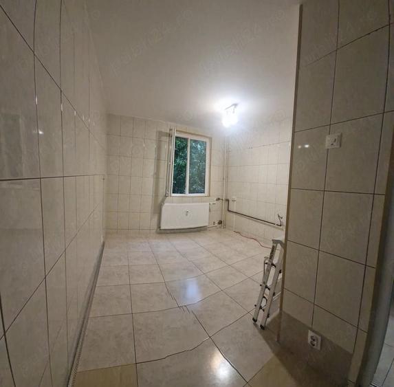 Apartament cu 2 camere decomandat în Drumul Taberei