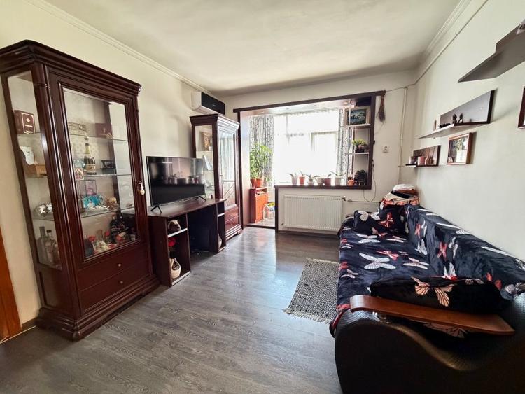Apartament cu 2 camere semidecomandat în Frații Golești