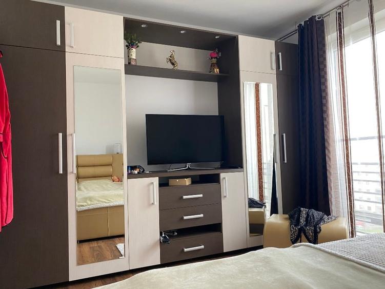 Apartament cu 3 camere decomandat în Torontalului