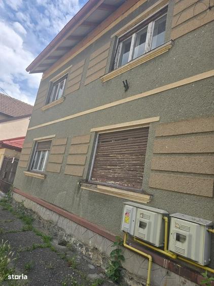 Casă cu 4 camere cu Teren 798 Mp în Botizului