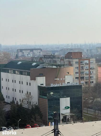 Apartament cu 3 camere semidecomandat în Complex Studențesc