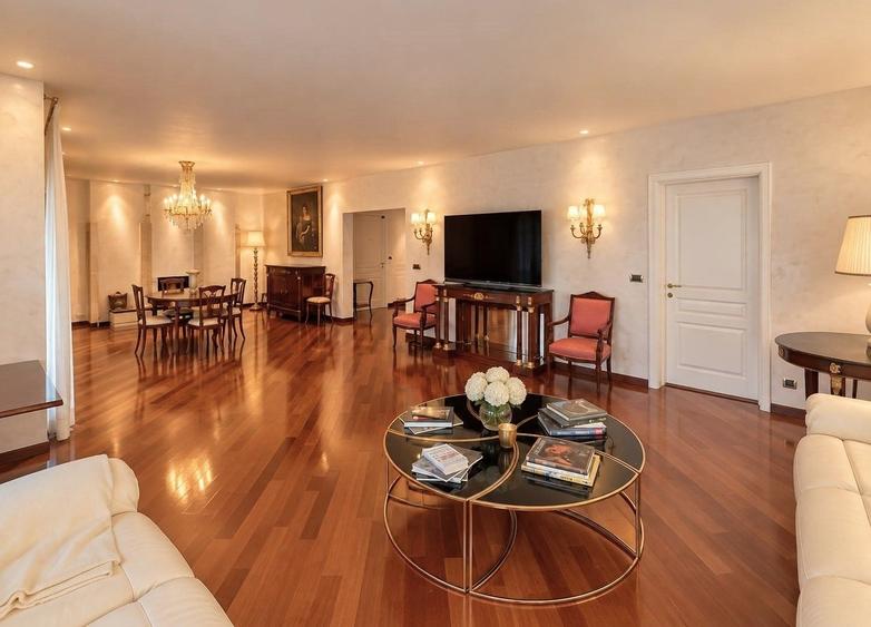 Apartament cu 4 camere în Primăverii