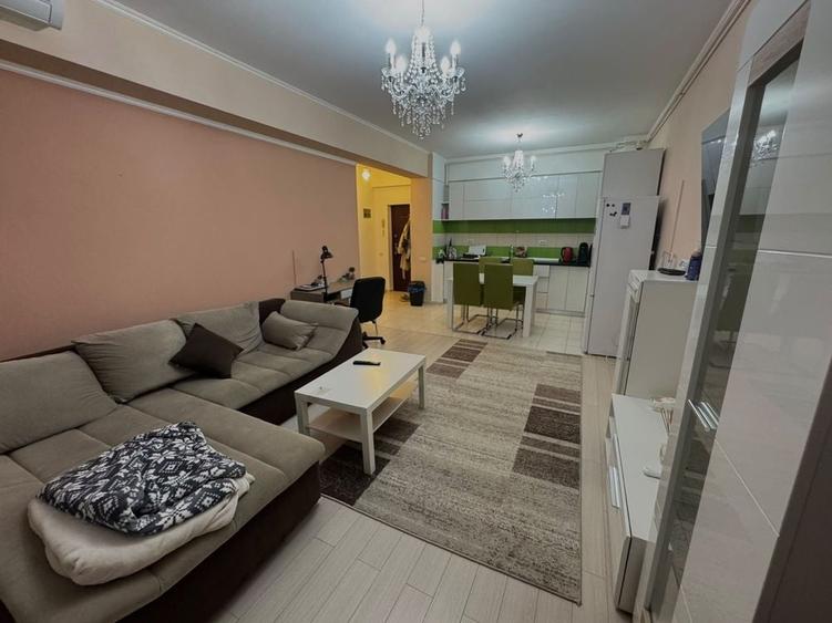 Apartament cu 2 camere semidecomandat în Roșu