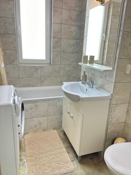 Apartament cu 2 camere semidecomandat în Aradului