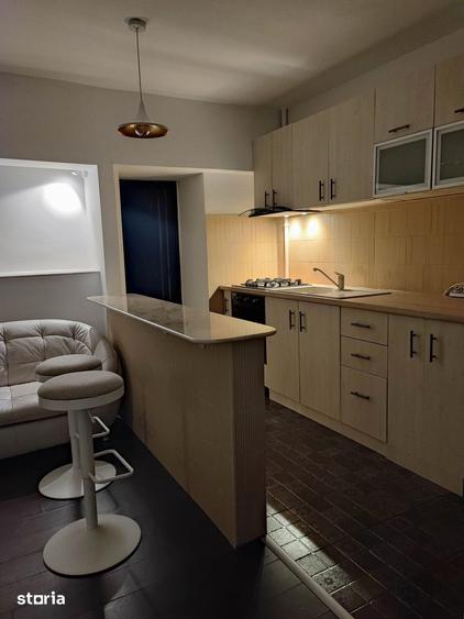 Apartament cu 3 camere în Romană