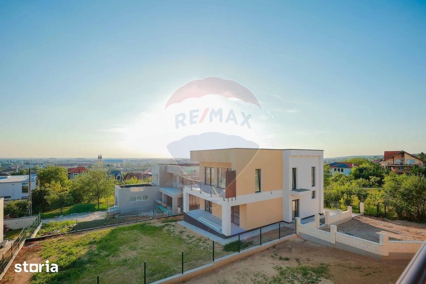 Casă cu 4 camere cu Teren 575 Mp în Iorga