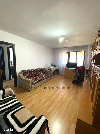Apartament cu 2 camere semidecomandat în Craiovița Nouă