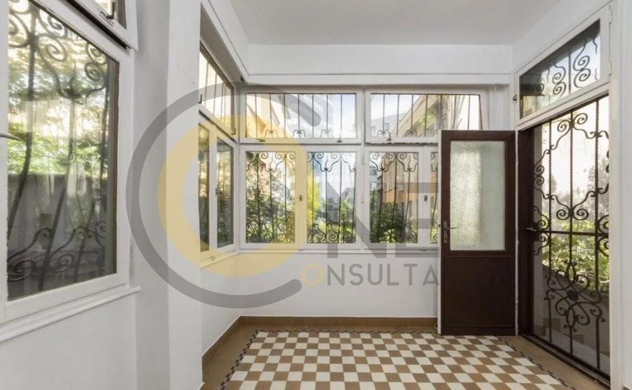 Apartament cu 5 camere decomandat, mobilat în Aviatorilor