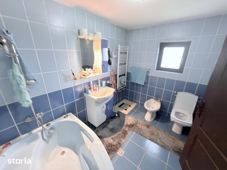 Casă cu 5 camere cu Teren 504 Mp în Central