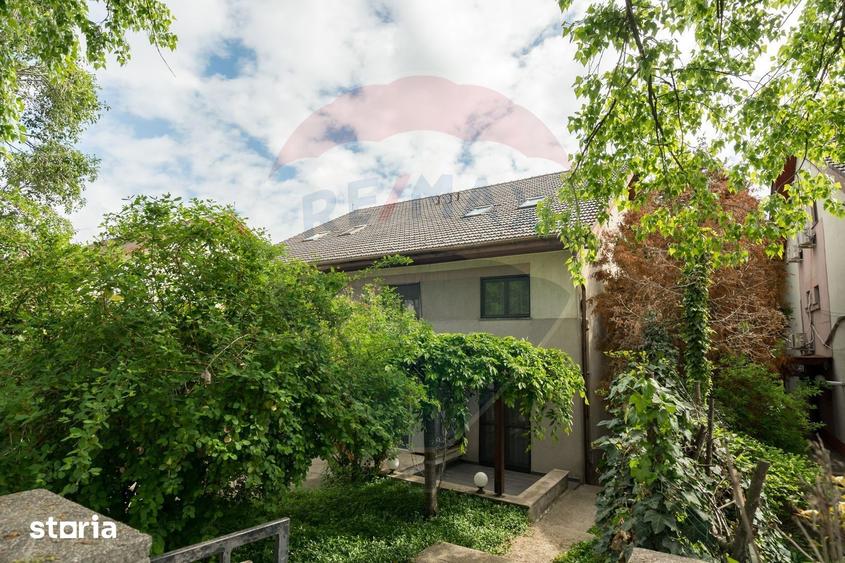 Casă cu 6 camere cu Teren 460 Mp în Dămăroaia