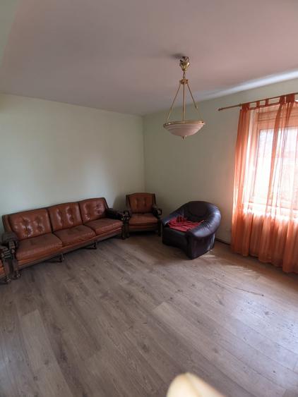 Casă individuală cu 5 camere cu Teren 300 Mp în Iris