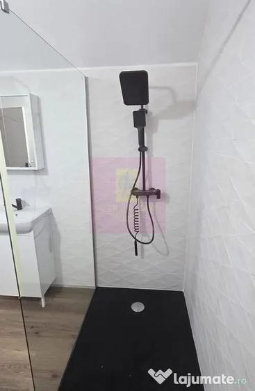 Casă cu 4 camere cu Teren 497 Mp în Central
