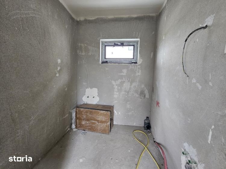 Casă cu 4 camere cu Teren 479 Mp în Sopor