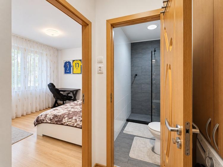 Apartament cu 2 camere semidecomandat în 1 Decembrie 1918