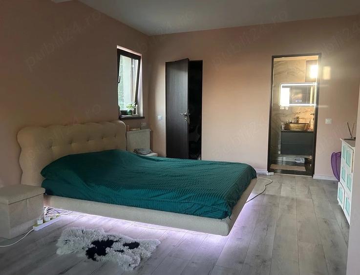 Casă cu 6 camere cu Teren 980 Mp în Unirii