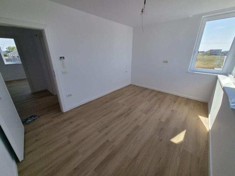 Duplex cu 3 camere cu Canalizare în Moșnița Nouă