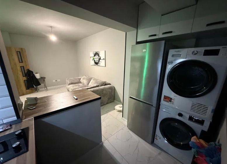 Apartament cu 2 camere semidecomandat, mobilat în Metalurgiei