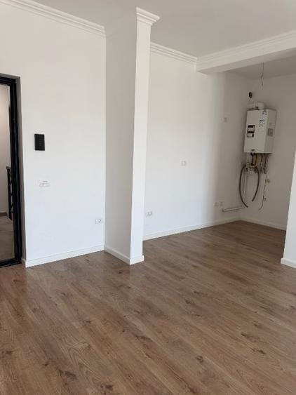 Apartament cu 3 camere decomandat în Torontalului