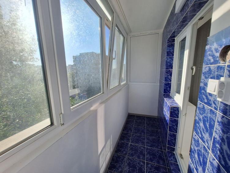 Apartament cu 3 camere decomandat în Dristor