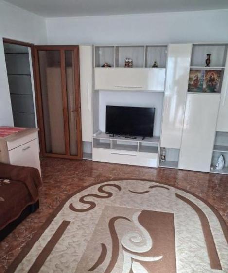 Apartament cu 3 camere semidecomandat, mobilat în Tomis Nord