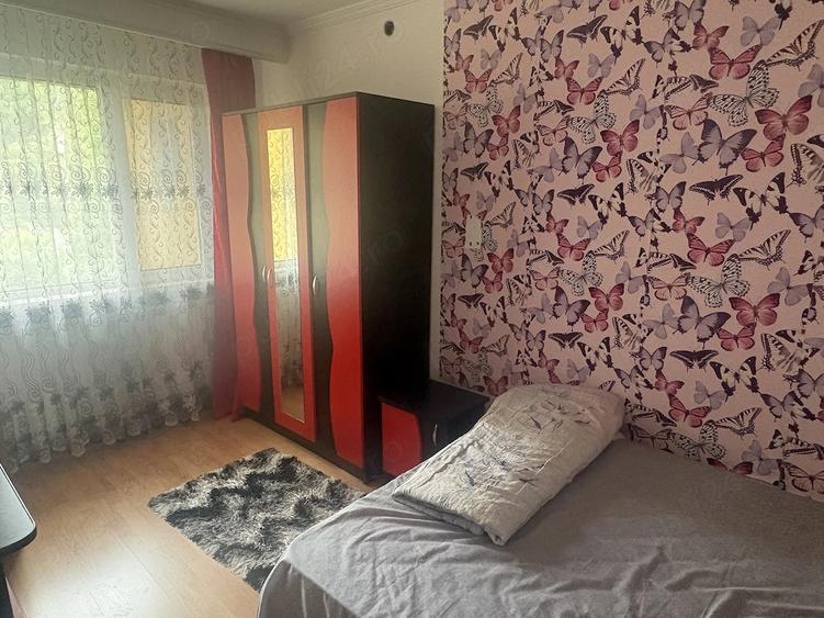 Apartament cu 3 camere semidecomandat în Găvana