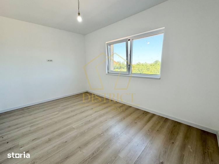 Casă cu 5 camere cu Teren 470 Mp în Ghiroda
