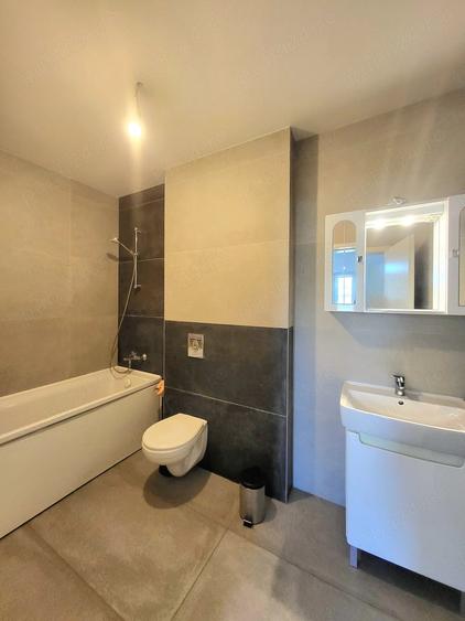 Apartament cu 3 camere decomandat în Aradului