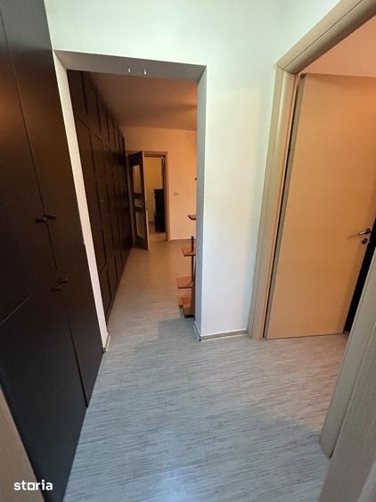 Apartament cu 3 camere semidecomandat în Șerban Vodă