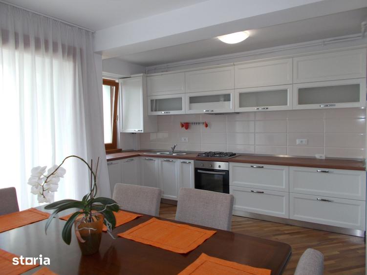 Apartament cu 3 camere decomandat în Calea Dumbrăvii