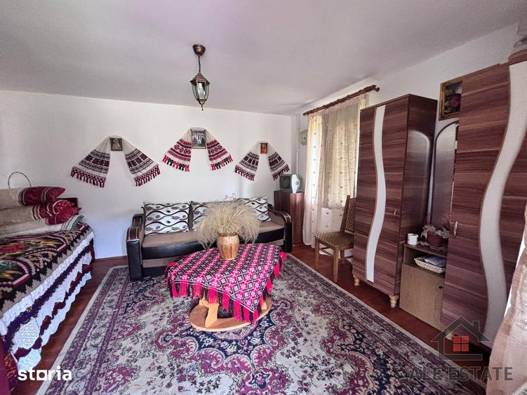 Casă cu 6 camere cu Teren 1313 Mp în Ocoliș