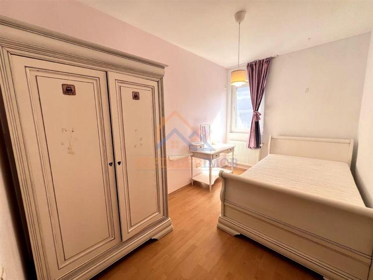 Apartament cu 3 camere decomandat, mobilat în Titan