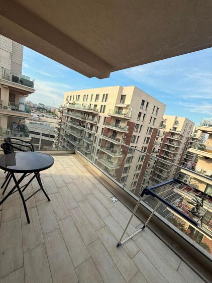 Apartament cu 4 camere decomandat în Drumul Taberei