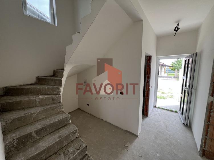 Duplex cu 4 camere cu Canalizare în Chișoda