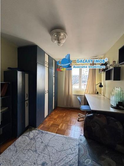 Apartament cu 3 camere semidecomandat, mobilat în Dristor