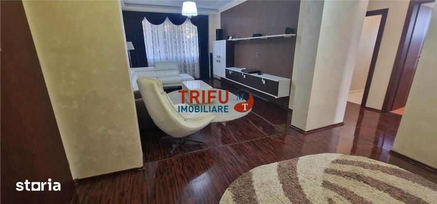 Apartament cu 4 camere decomandat în Cetate