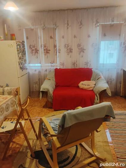 Apartament cu 3 camere semidecomandat în Central