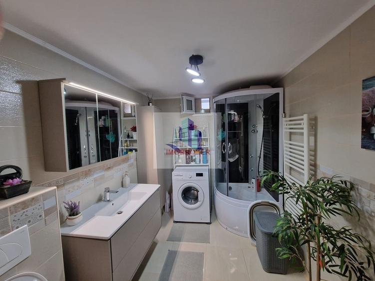 Casă individuală cu 6 camere cu Canalizare în Dealuri Oradea