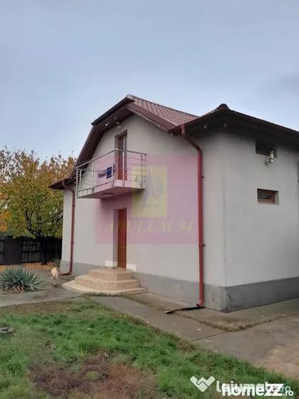 Casă cu 7 camere cu Teren 1500 Mp în Islaz