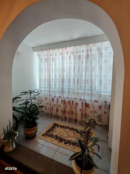 Apartament cu 3 camere decomandat în Dacia