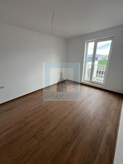 Apartament cu 3 camere decomandat în Sânpetru