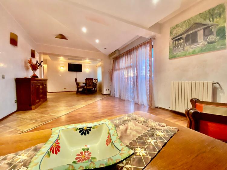 Apartament cu 4 camere decomandat în Micro 3