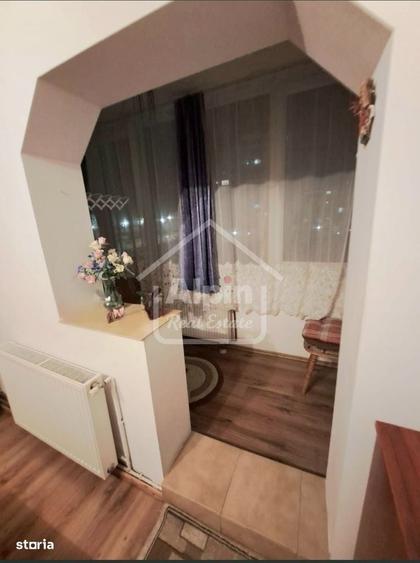 Apartament cu 3 camere decomandat în Dârste