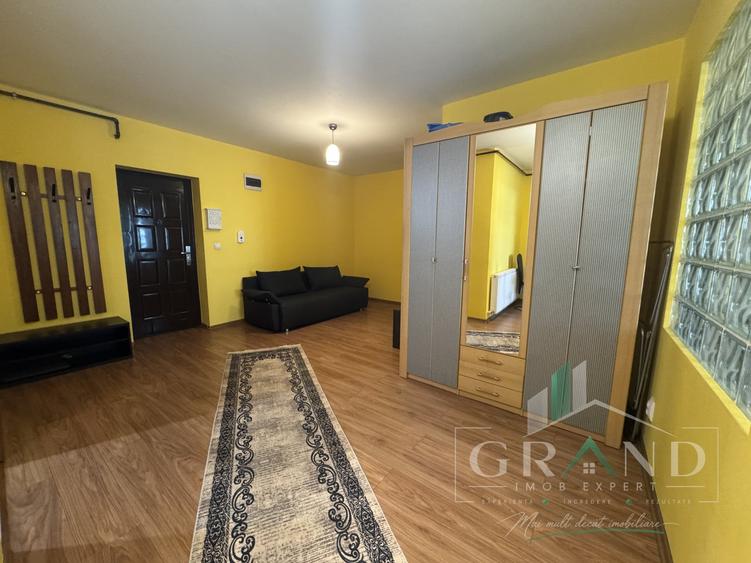 Apartament cu 2 camere semidecomandat, mobilat în Iris