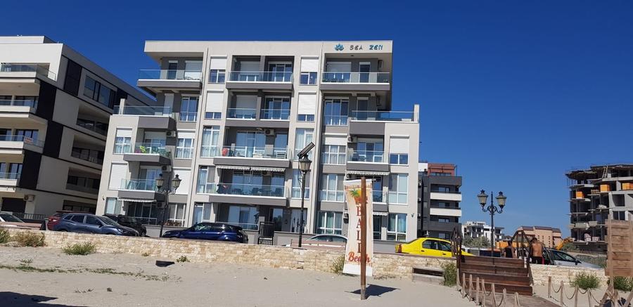 Apartament cu 2 camere decomandat în Est