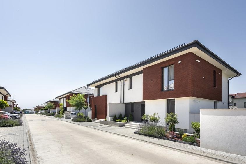 Duplex cu 5 camere cu Teren 300 Mp în Mogoșoaia